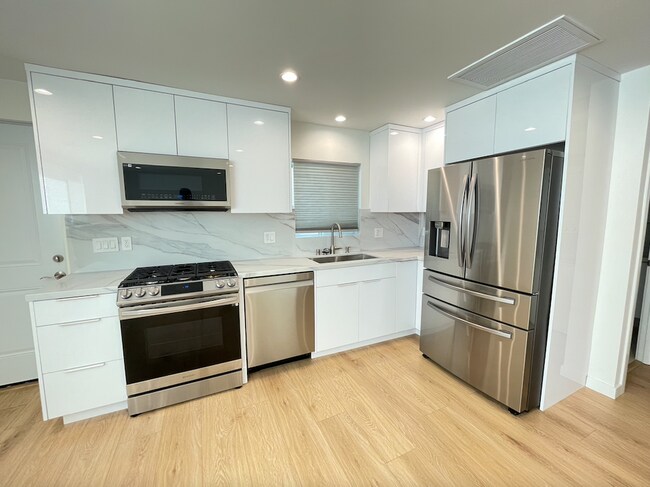 Foto del edificio - 22261 Haynes St