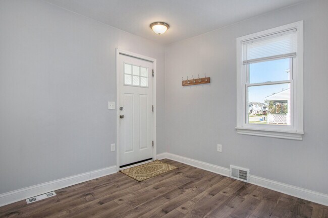 Building Photo - 30216 Groveland St