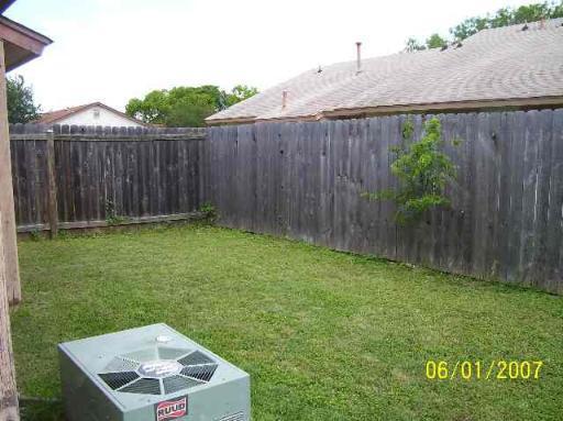 Foto del edificio - 8904 Meadow Trace St
