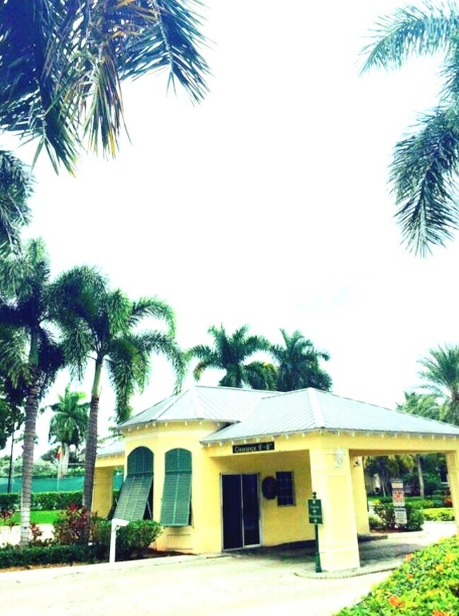 Building Photo - 15 Royal Palm Way