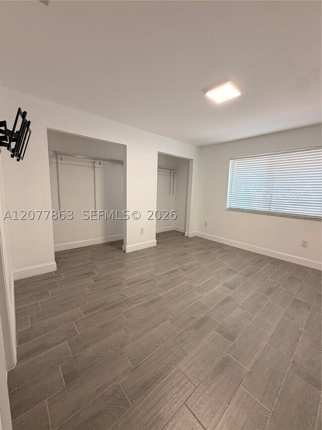Building Photo - 1490 Kia Dr