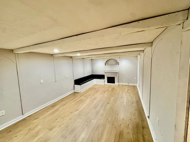 Building Photo - Charming 3-Bedroom Home for Rent in Runnem...