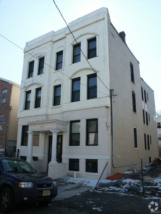 Building Photo - 191 Myrtle Ave