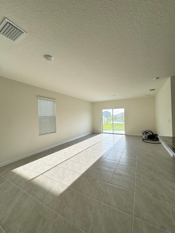 Foto del edificio - 8215 Claw Glades Lp