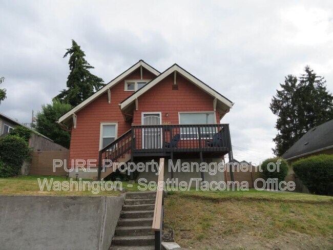 Building Photo - 2034 East Fairbanks Street