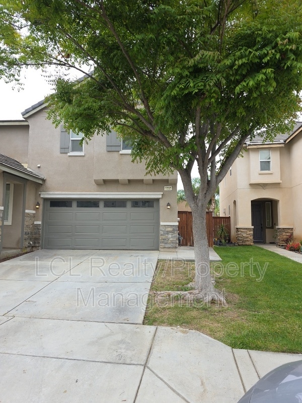 Building Photo - 1737 Dobell St