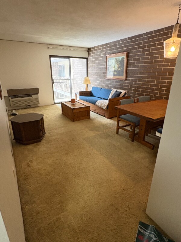 Foto del edificio - 2106 Kanawha Blvd E