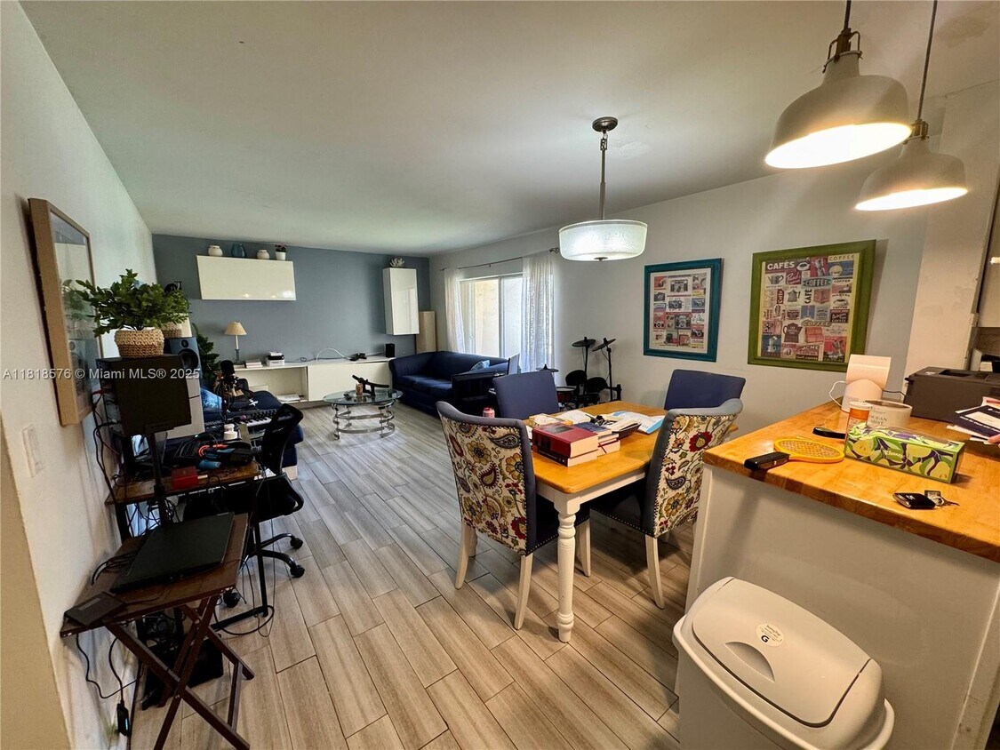 Foto principal - 7747 SW 86th St