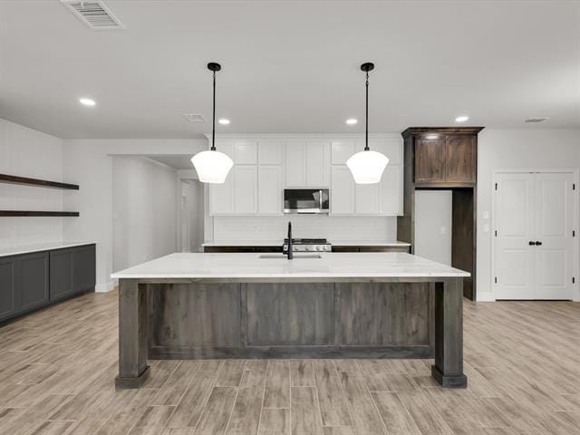 Building Photo - 608 Jameson