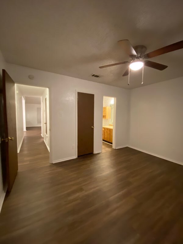 Master bedroom & Bath - 4502 Brown Bark Pl