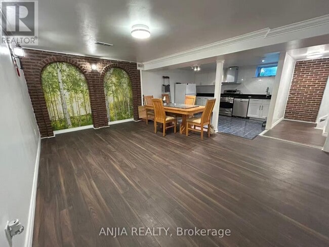 Building Photo - 500 Huntingwood Dr