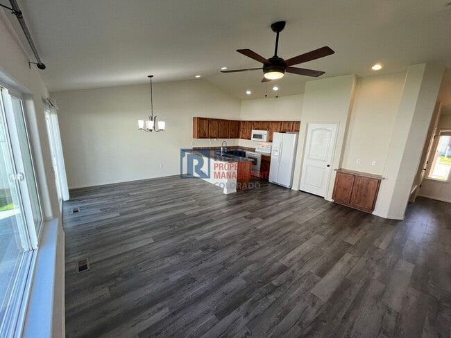 Building Photo - 720 Elk Mountain Dr
