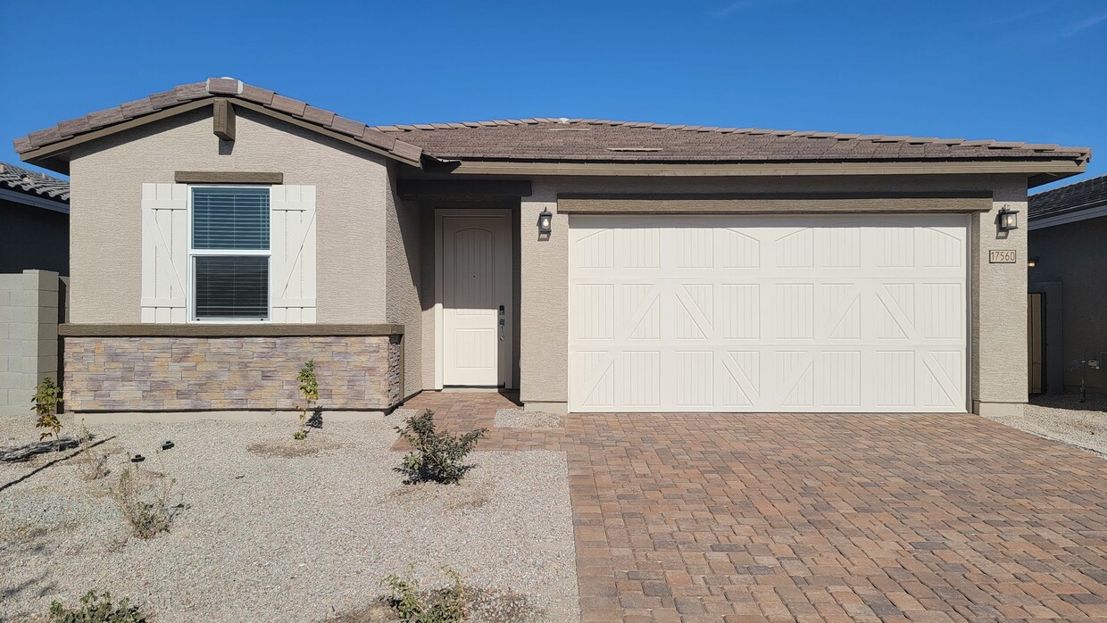 Primary Photo - Brand new Goodyear home! Never lived in be...