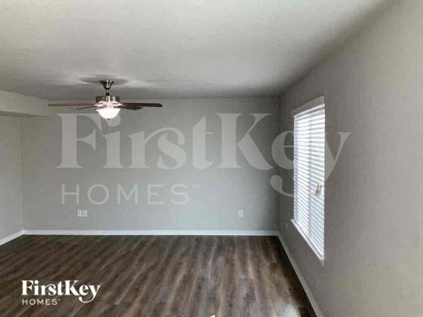 Building Photo - 6762 Galpin Dr