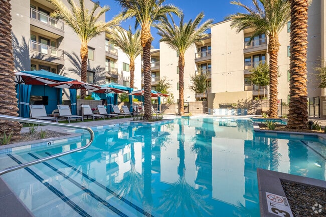 Building Photo - Broadstone 7th Street