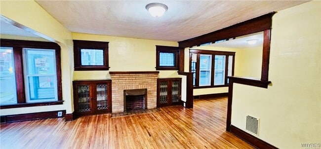 Building Photo - 320 Jewett Ave