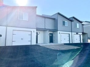 Building Photo - 3360 Blackbird Wy