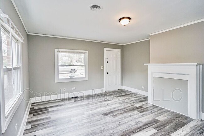 Building Photo - 125 Mallard St