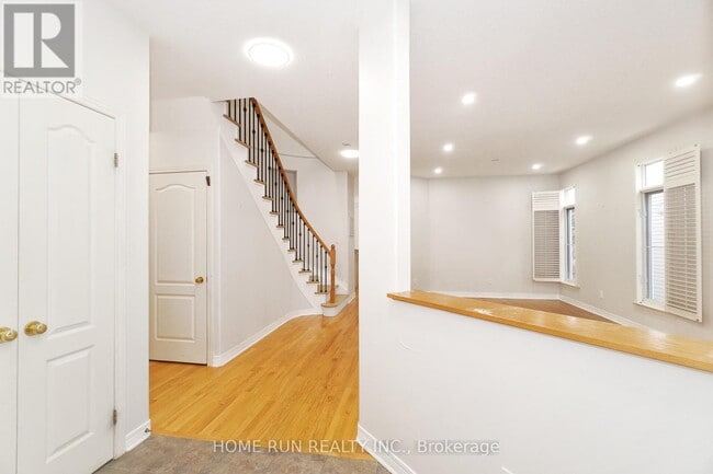 Building Photo - 15 Evanshen Crescent