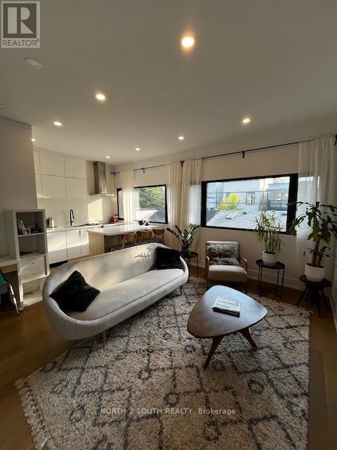 Building Photo - 918 Manning Ave