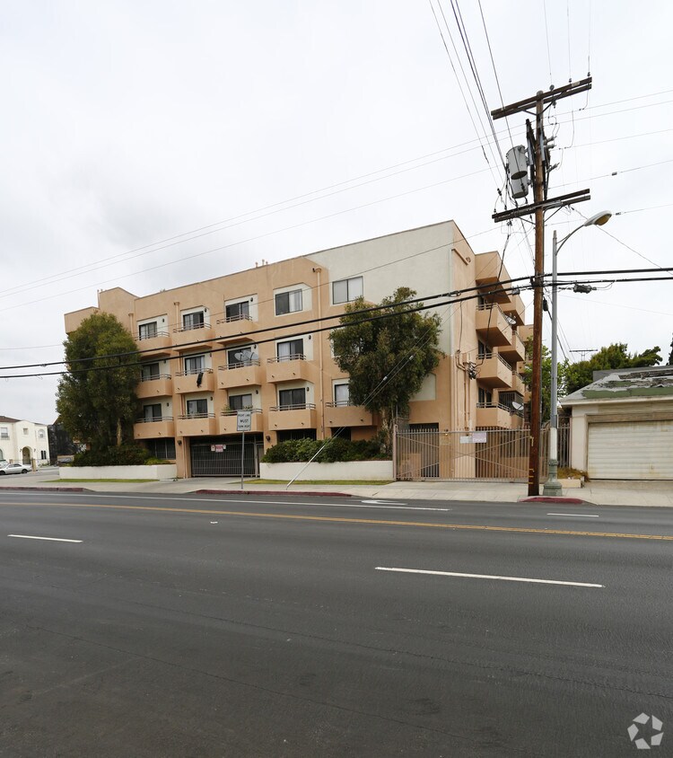 Foto del edificio - 750 S Crenshaw Blvd