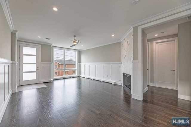 Building Photo - 126 Roff Ave