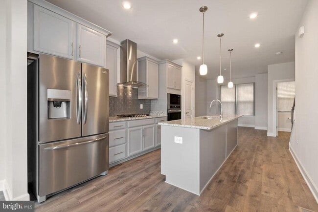 Building Photo - 289 Phoenix Dr