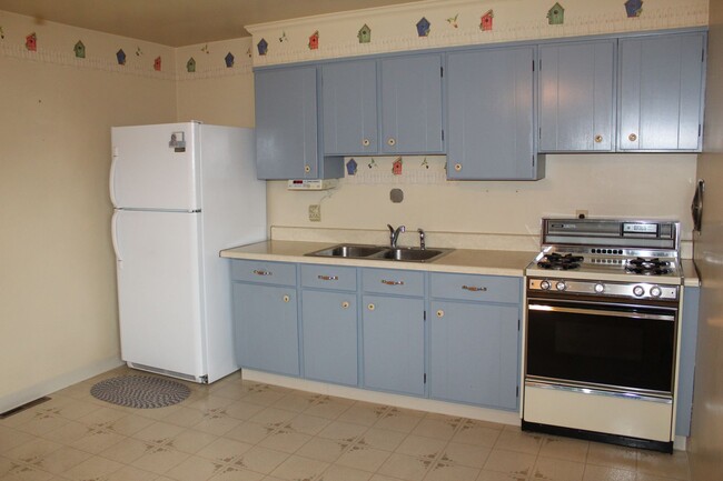Building Photo - Single Family Home