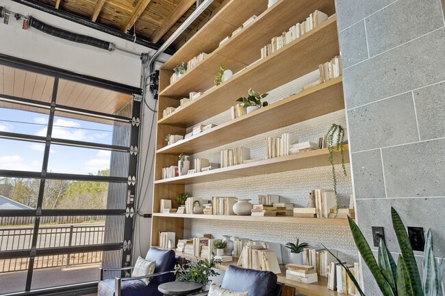 Building Photo - Boxcar Apartments