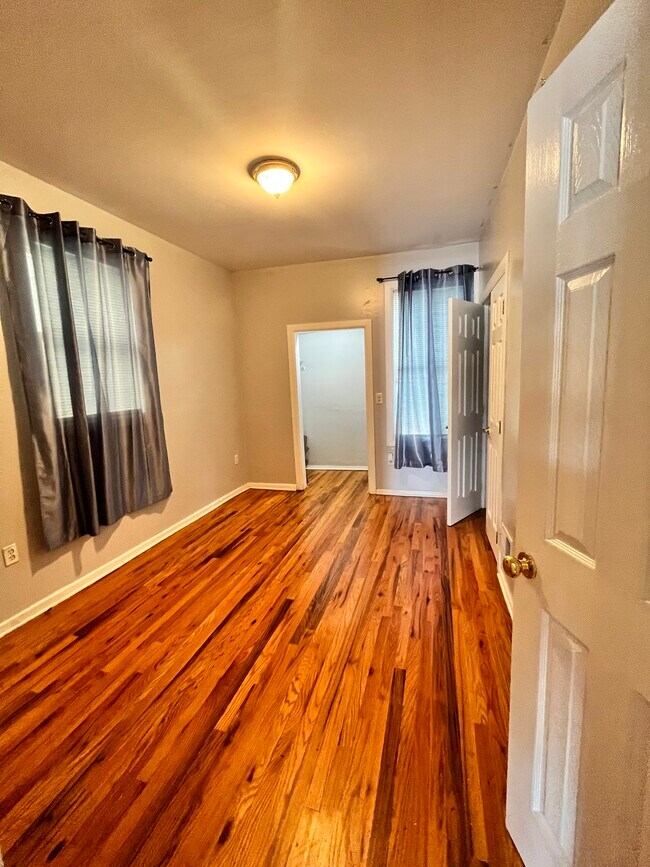 Foto del edificio - 50 Gates Ave