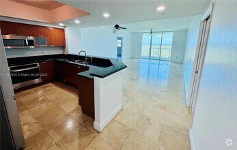 Building Photo - 15051 Royal Oaks Ln