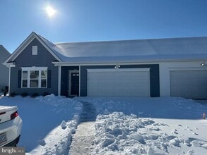 Building Photo - 265 Baker Dr