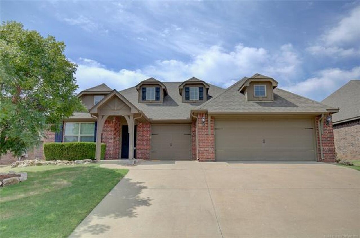 Foto principal - ****NEW on Market***4 bedroom-one story-Ne...