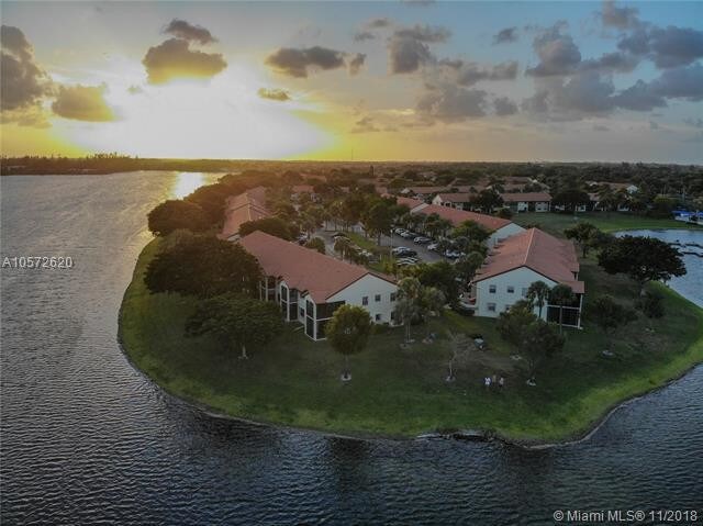 Foto del edificio - 809 Republic Ct