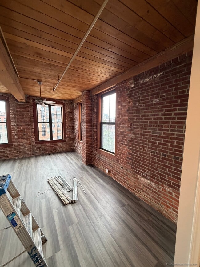 Building Photo - 59 Washington St