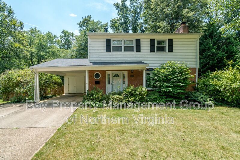 Foto principal - 4764 Springbrook Dr