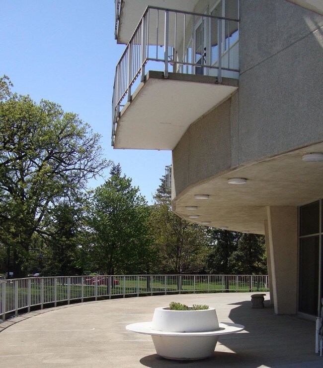 Plymouth Place Retirement Community Apartments Des Moines, IA