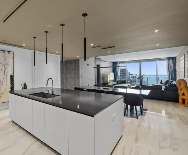 Foto del edificio - 300 Biscayne Boulevard Way