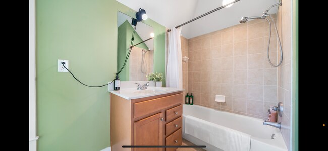 Foto del edificio - 128 E 9th St