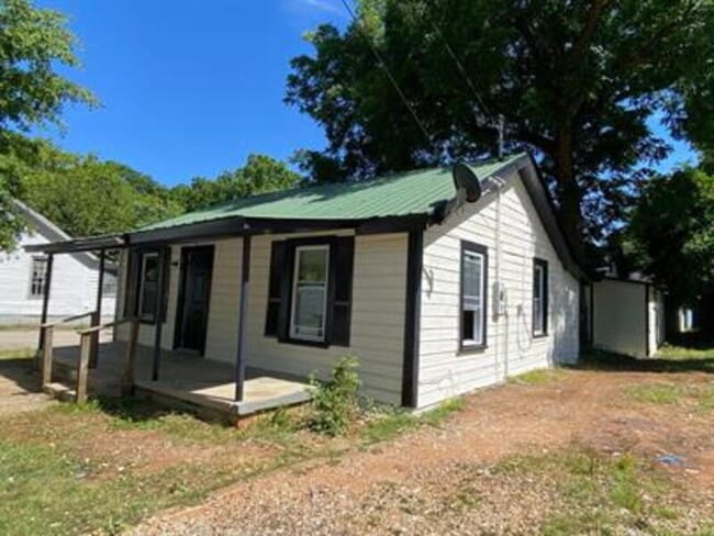 Foto del edificio - 108-108 De Groat St