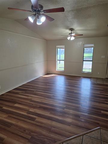 Foto del edificio - 1014 Harbor Lakes Dr