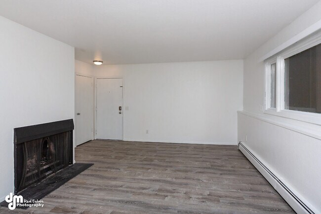 Building Photo - 2021 Farmer Pl
