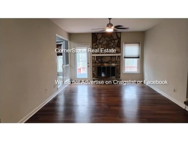 Foto del edificio - 6301 Lakehaven Dr