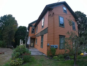 Building Photo - 150 Green St