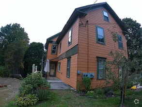 Building Photo - 150 Green St