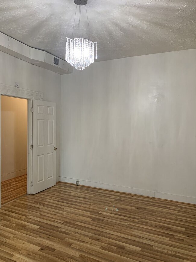 Building Photo - 2016 Fairmount Ave