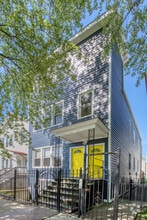 Building Photo - 1850 N Washtenaw Ave