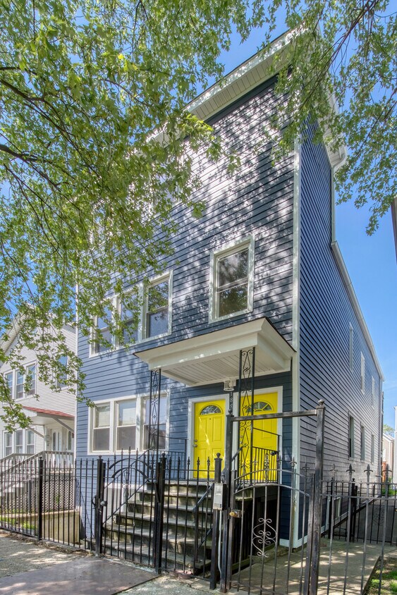 Foto principal - 1850 N Washtenaw Ave