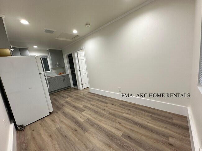 Building Photo - 4716 Pal Mal Ave