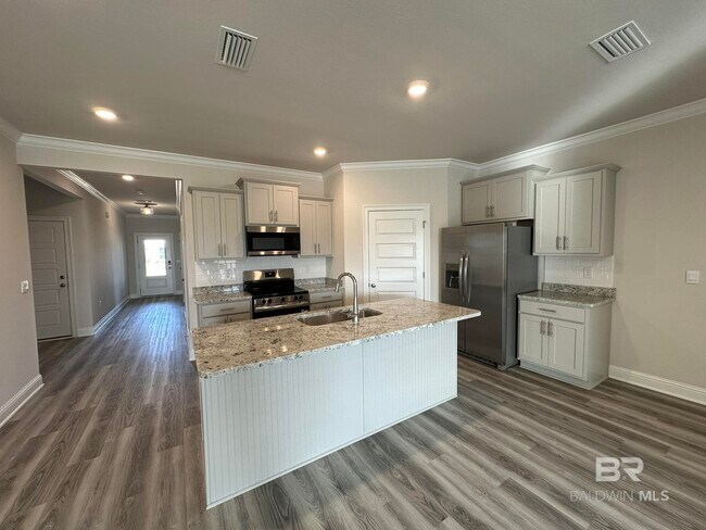 Building Photo - 146 Millet Ave